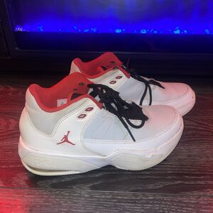 Nike JORDAN MAX AURA 3 DA8021-105 Kids Size 5.5Y Sneaker Shoes